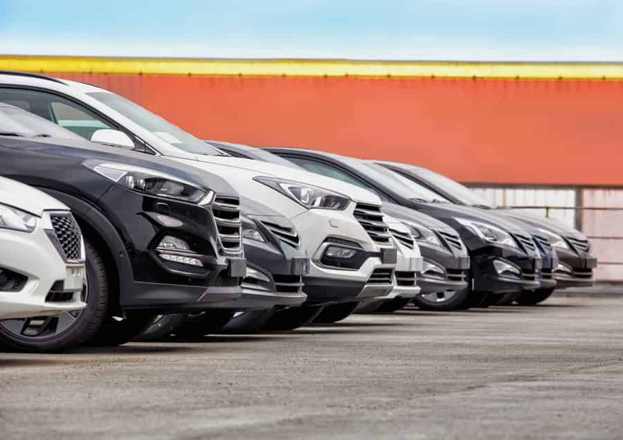 Buchen Sie die Autovermietung von Familienautos in Málaga mit Record go